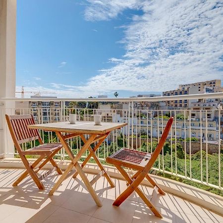 Modern Apartment Steps From Balluta Bay سليمة المظهر الخارجي الصورة