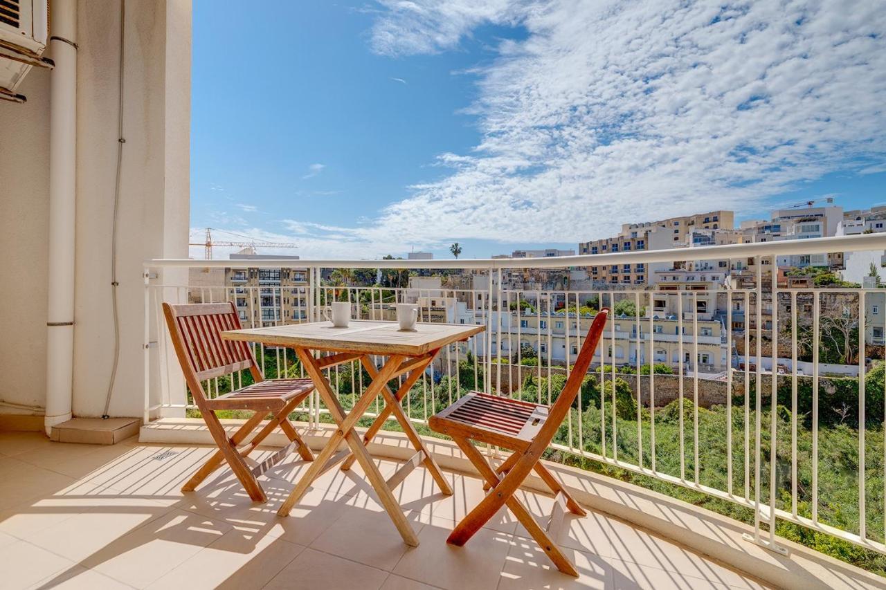 Modern Apartment Steps From Balluta Bay سليمة المظهر الخارجي الصورة