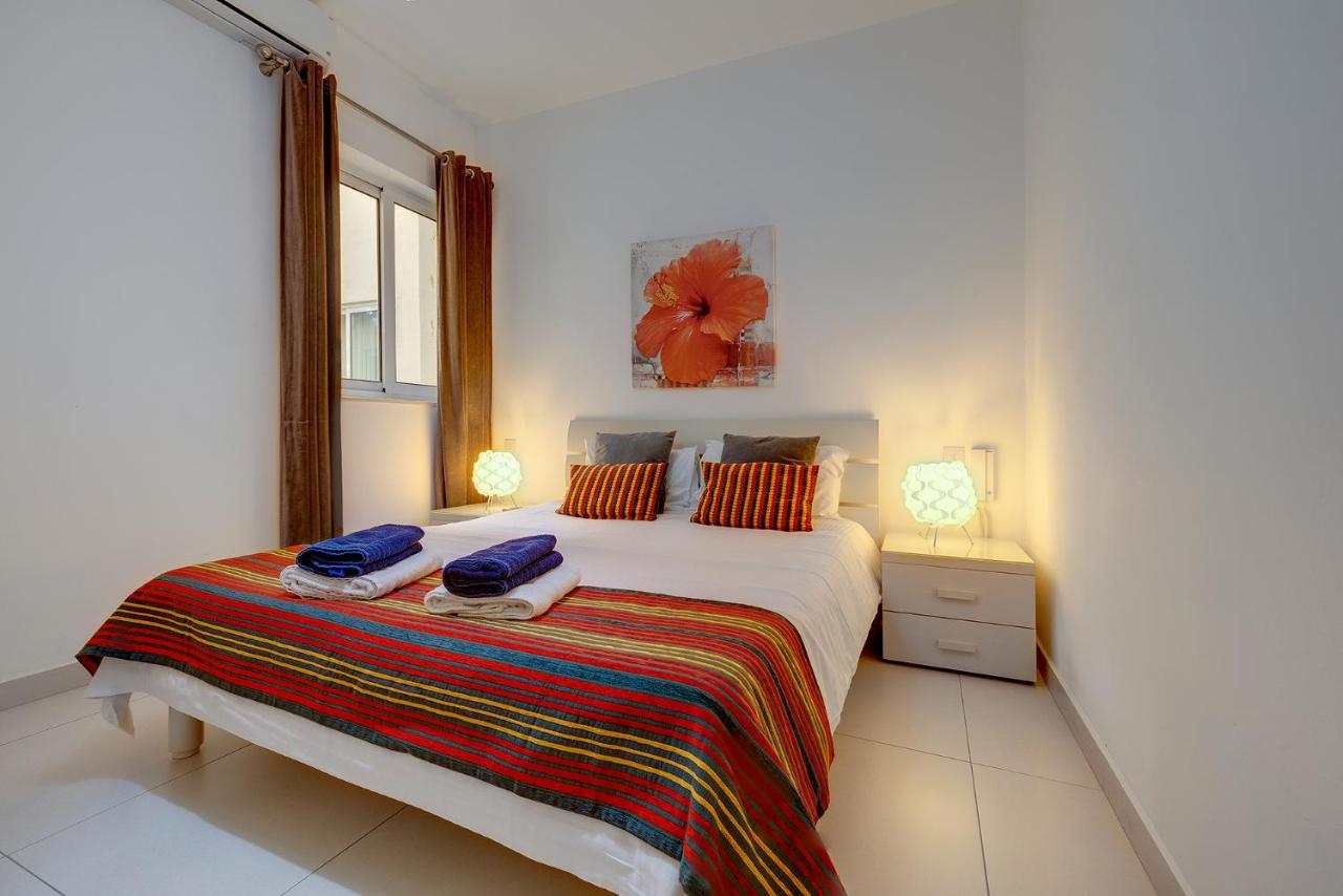 Modern Apartment Steps From Balluta Bay سليمة المظهر الخارجي الصورة