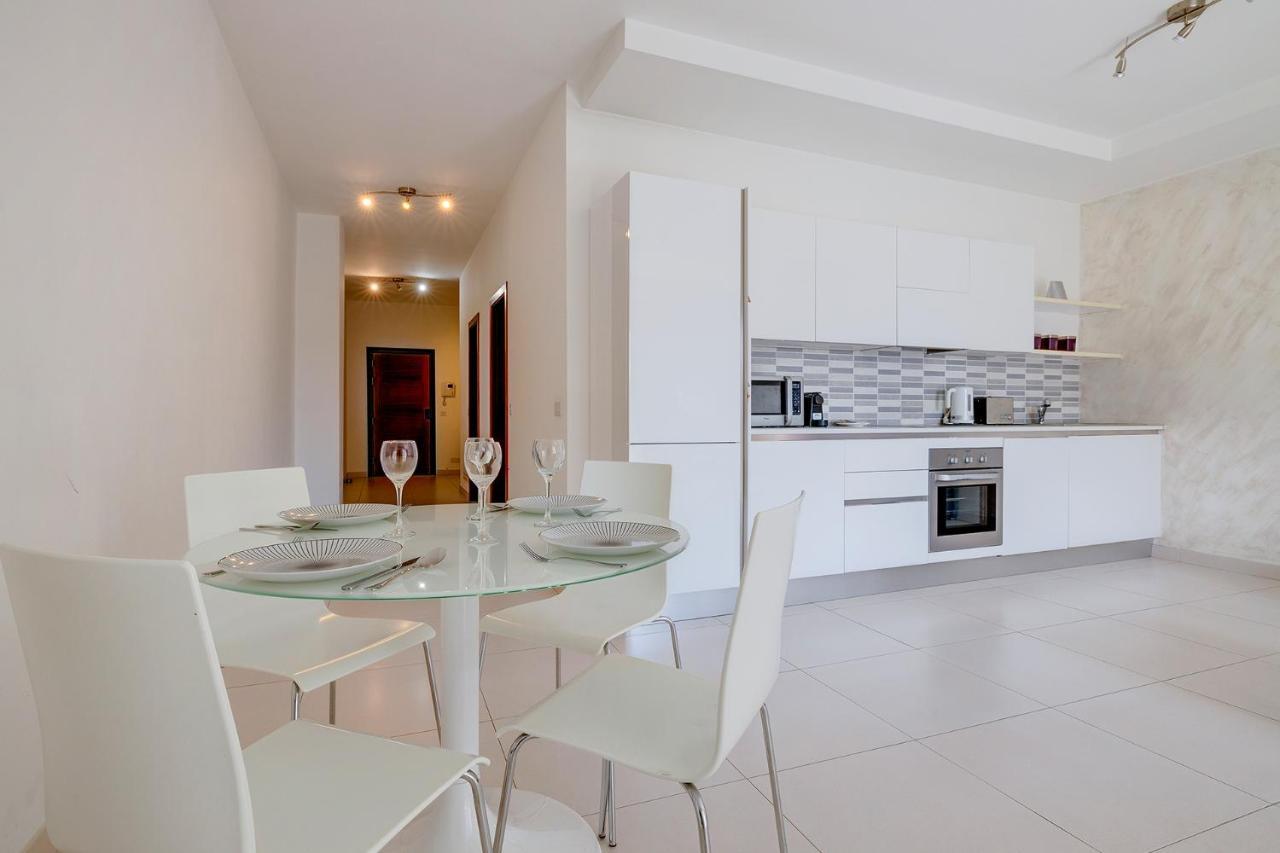Modern Apartment Steps From Balluta Bay سليمة المظهر الخارجي الصورة